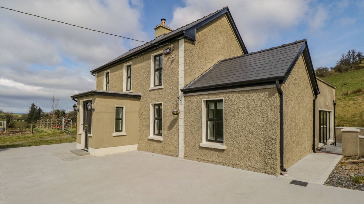 Keash House | HANNON'S COUNTRY FARMHOUSE, pet friendly in Ballymote, County Sligo