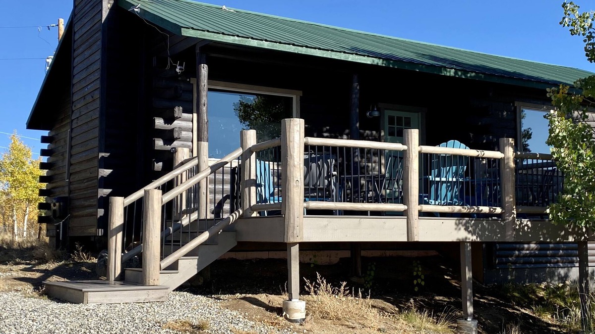 Como Cabin | Happy 5 acre cabin