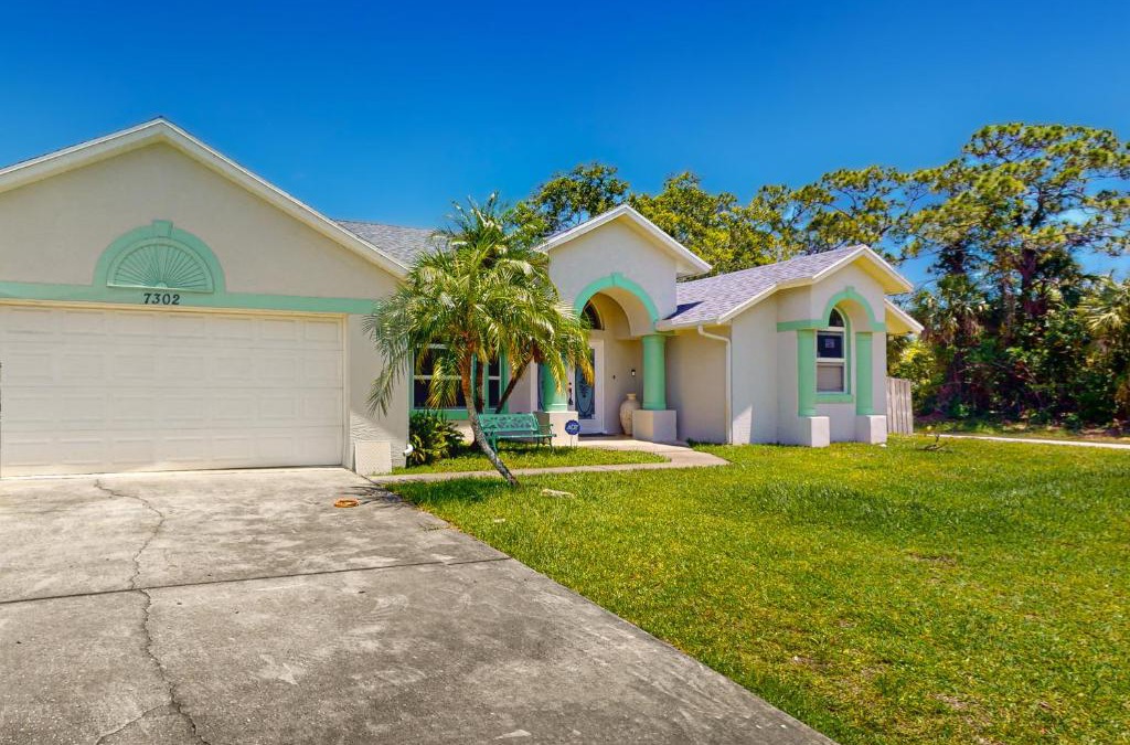 Lakewood Park House | Happy Beachy Casa