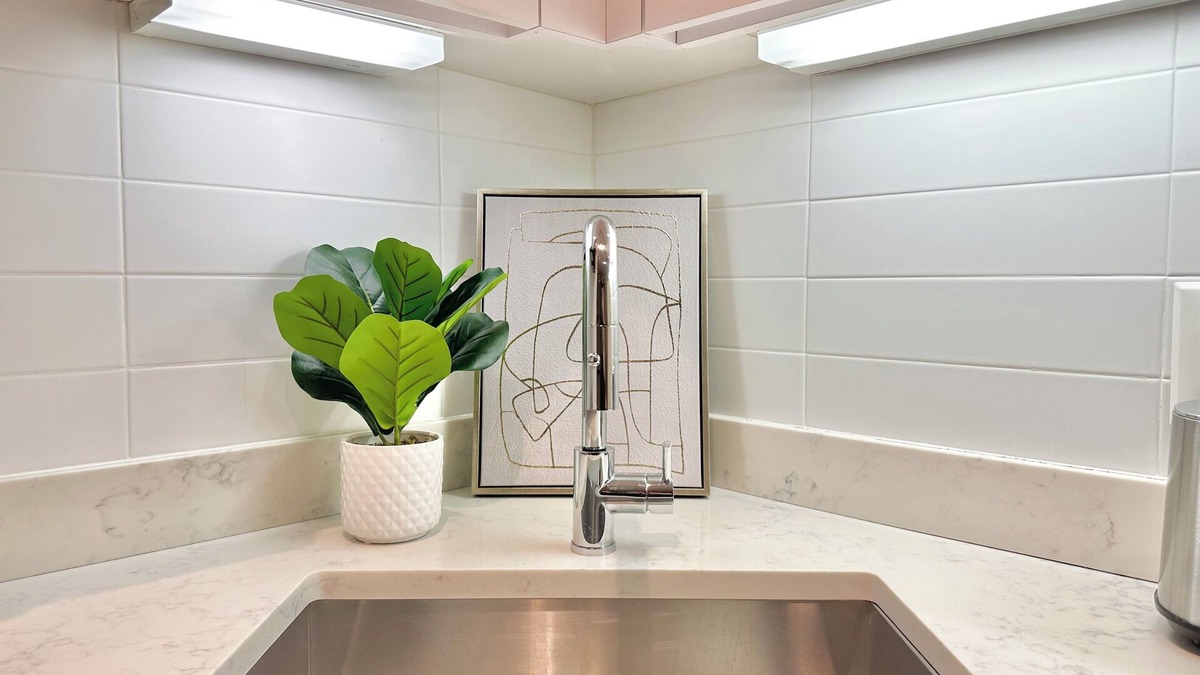 Midtown Apartment | Happy-Clean-New Home in Heart of NYC w/wifi and laundry