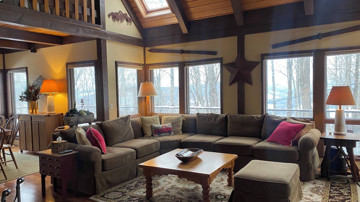 West Hartford House | "HAPPY EVERYTHING"nWinter-Spring-Summer-Fall nQuechee, VT has it all!