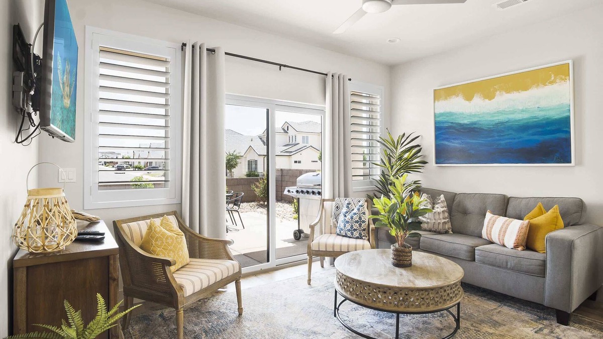 Washington Fields Condo | Happy Hawaiian Themed Condo!
