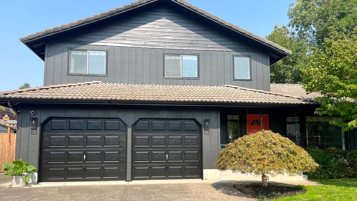 Eugene House | Happy Heart House - Hot Tub - Firepit