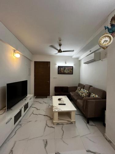 Gurugram Apartment | Happy Homz Stay, Entire Serene Apartment in the Heart of Gurgaon