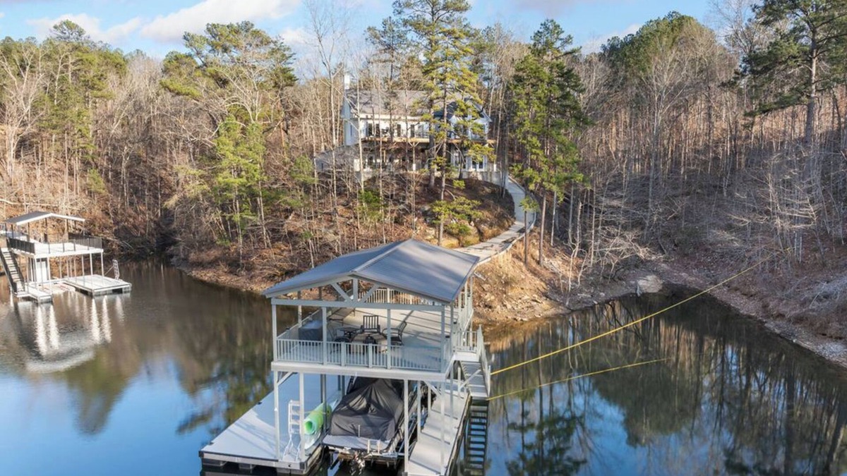 Bremen House | Happy House: 4 BR, 4 BA in Bremen, Sleeps 12