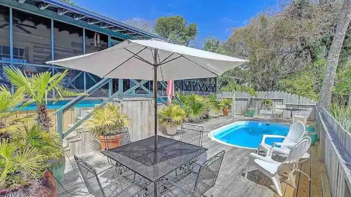 Folly Beach Cabin | Happy Landing, cheerful two bedroom cabin w/pool