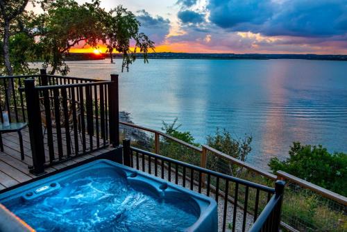 Canyon Lake House | Happy Owl Lakehouse
