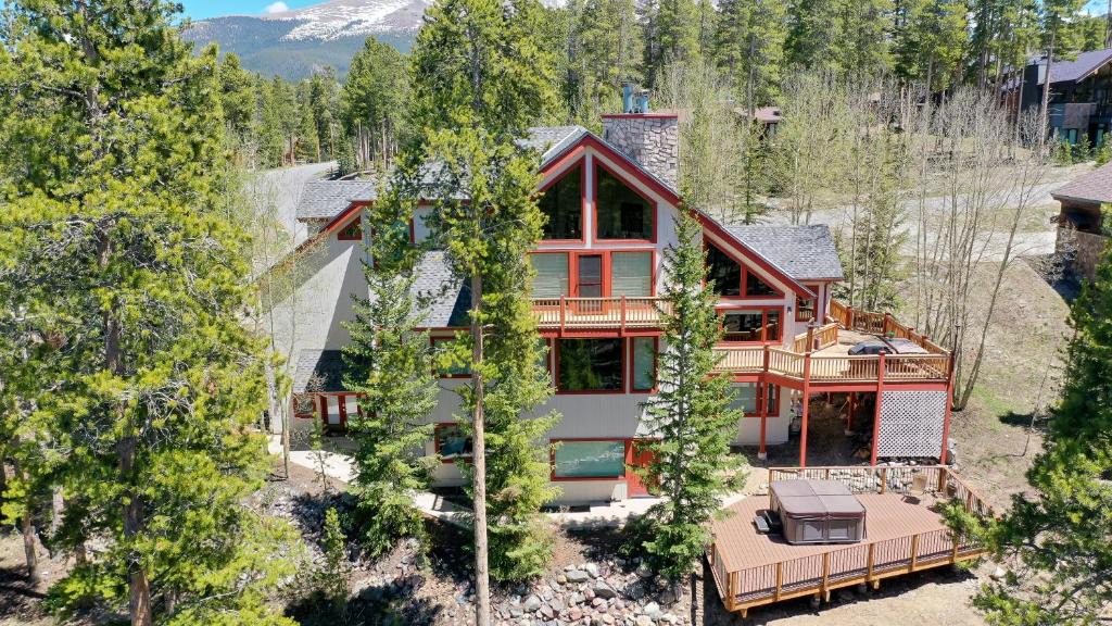 Breckenridge House | Happy Trails Lodge