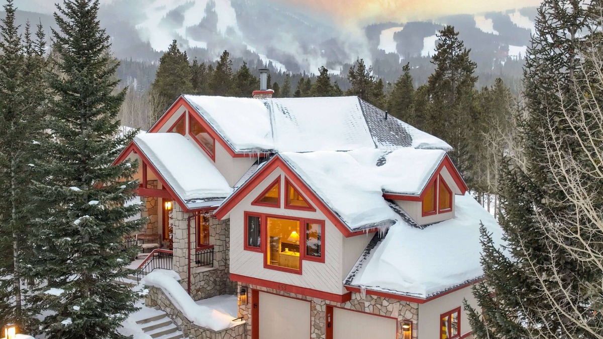 Warrior's Mark West House | Happy Trails Lodge Home: Large, Stylish, Hot Tub