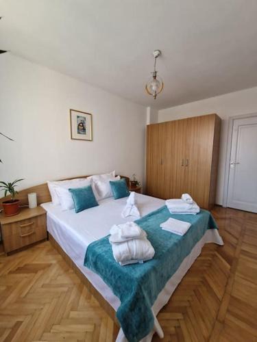 Bucharest City-Centre Apartment | Happy Yonder