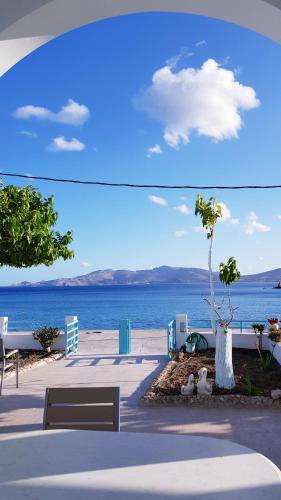Haraki Apartment | Haraki Mare Studios beach front