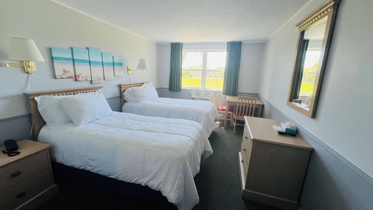 Vineyard Haven Hotel | Harbor Landing Resort