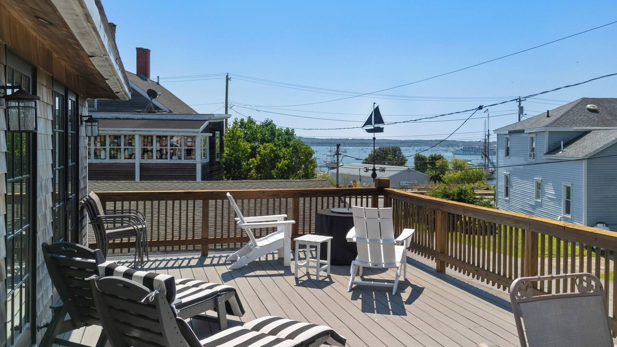 Rockland House | Harborside Cottage, walk to town