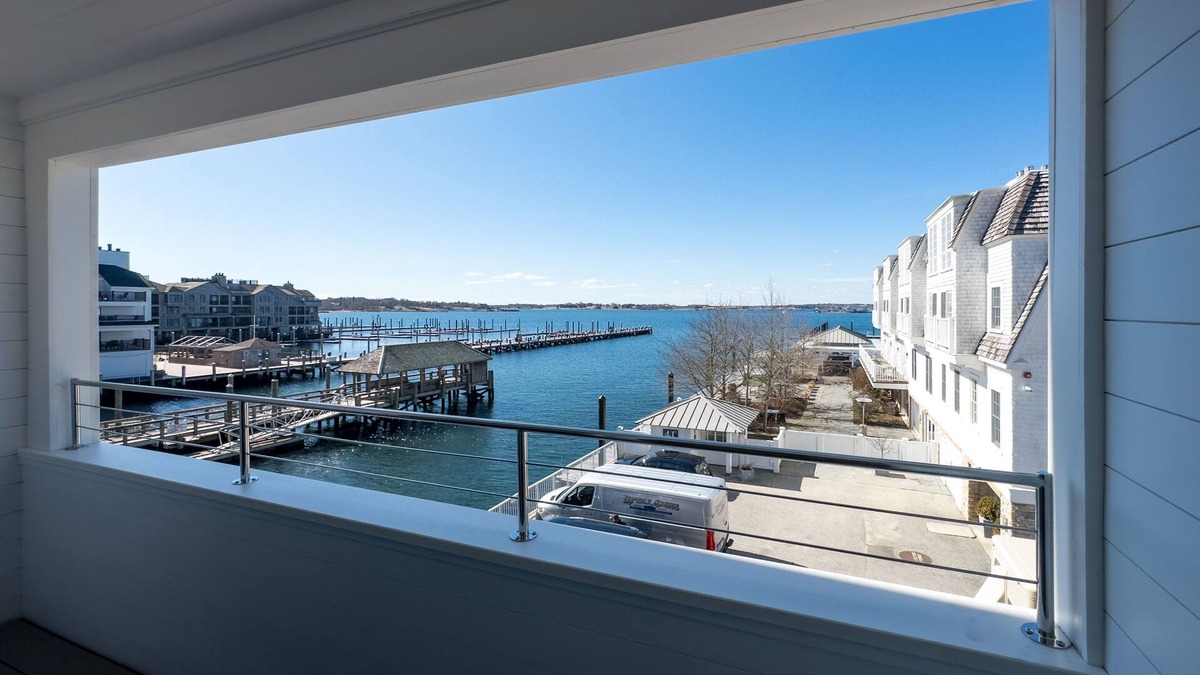 Yachting Village Hotel | Harborside Inn