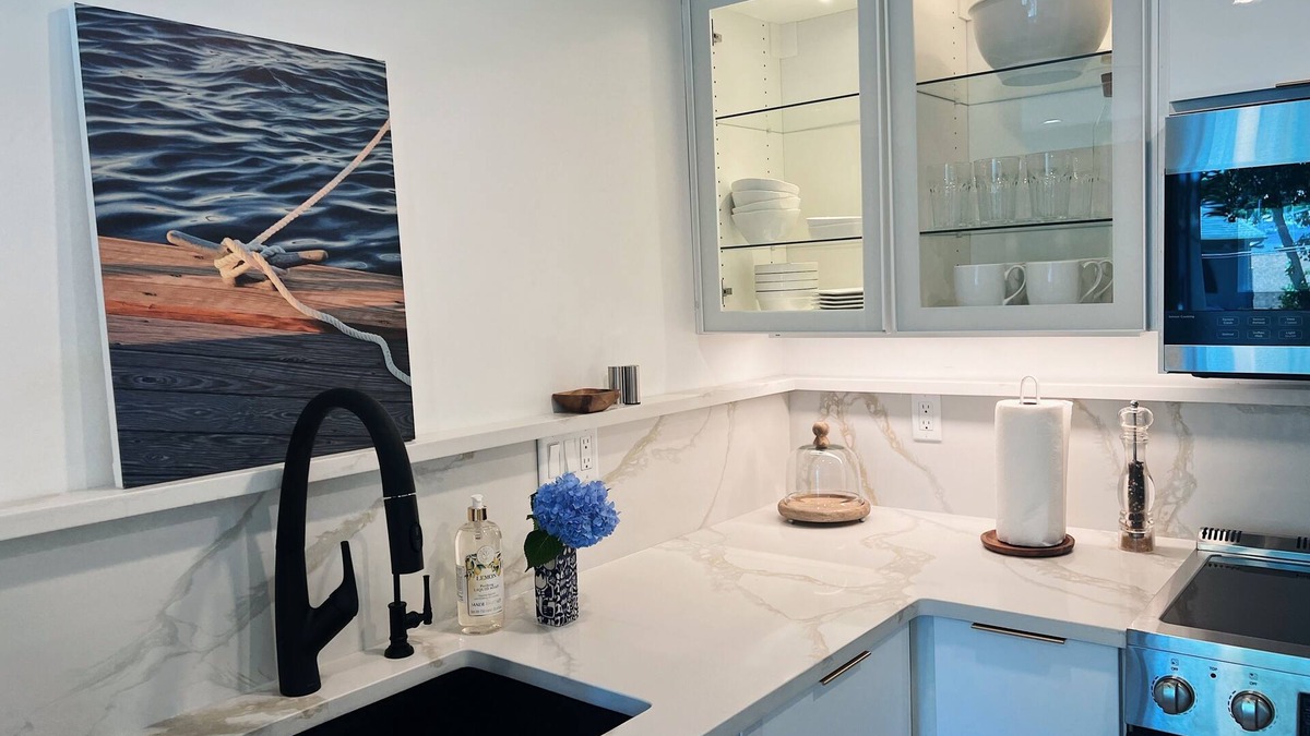 Marblehead Apartment | Harborviews! NEW 2-bed w AC sleeps 6, Downtown Historic Marblehead with parking