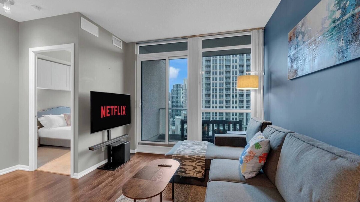 Fort York Hotel | Harbory Stays - 2BR Suite