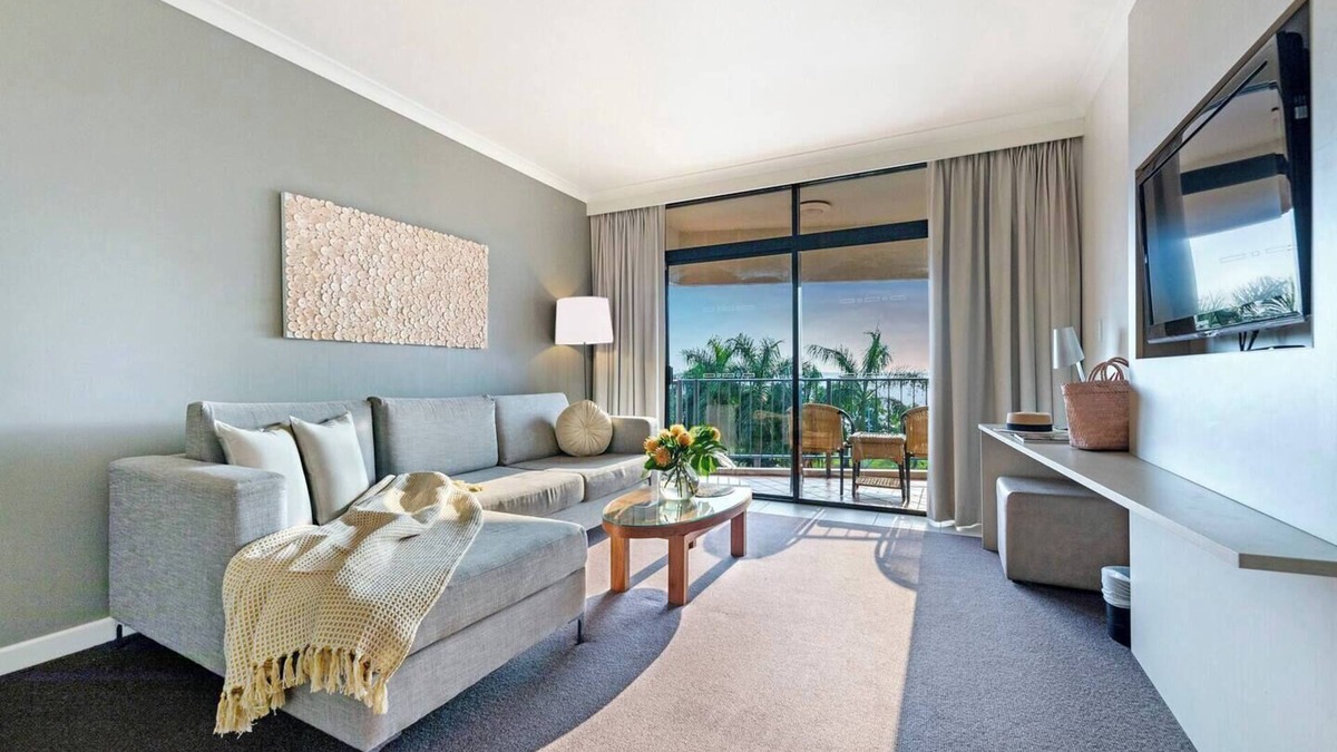 Darwin City Centre Apartment | Harbourfront Darwin Escape with Sea Views and Pool