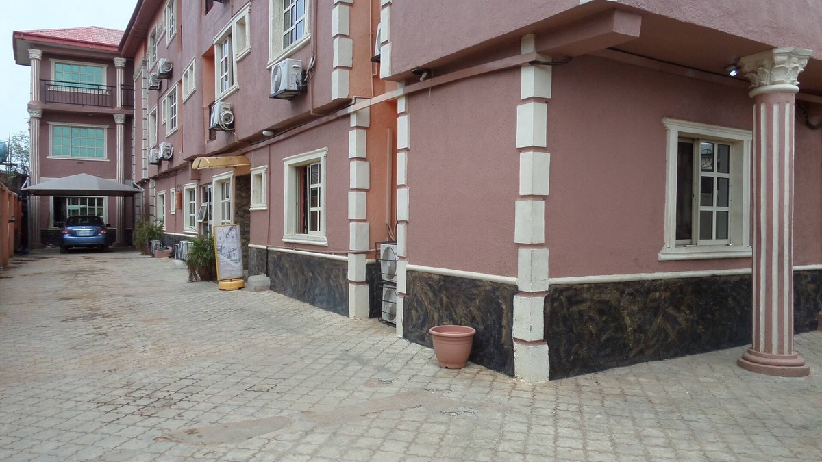 Ikotun Hotel | HardRock Hotel and suites