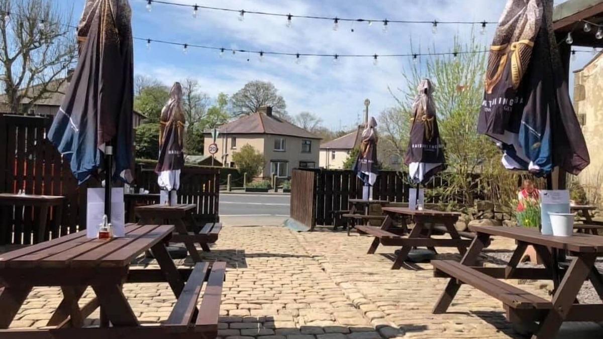 Foulridge Bed & Breakfast | Hare & Hounds Inn