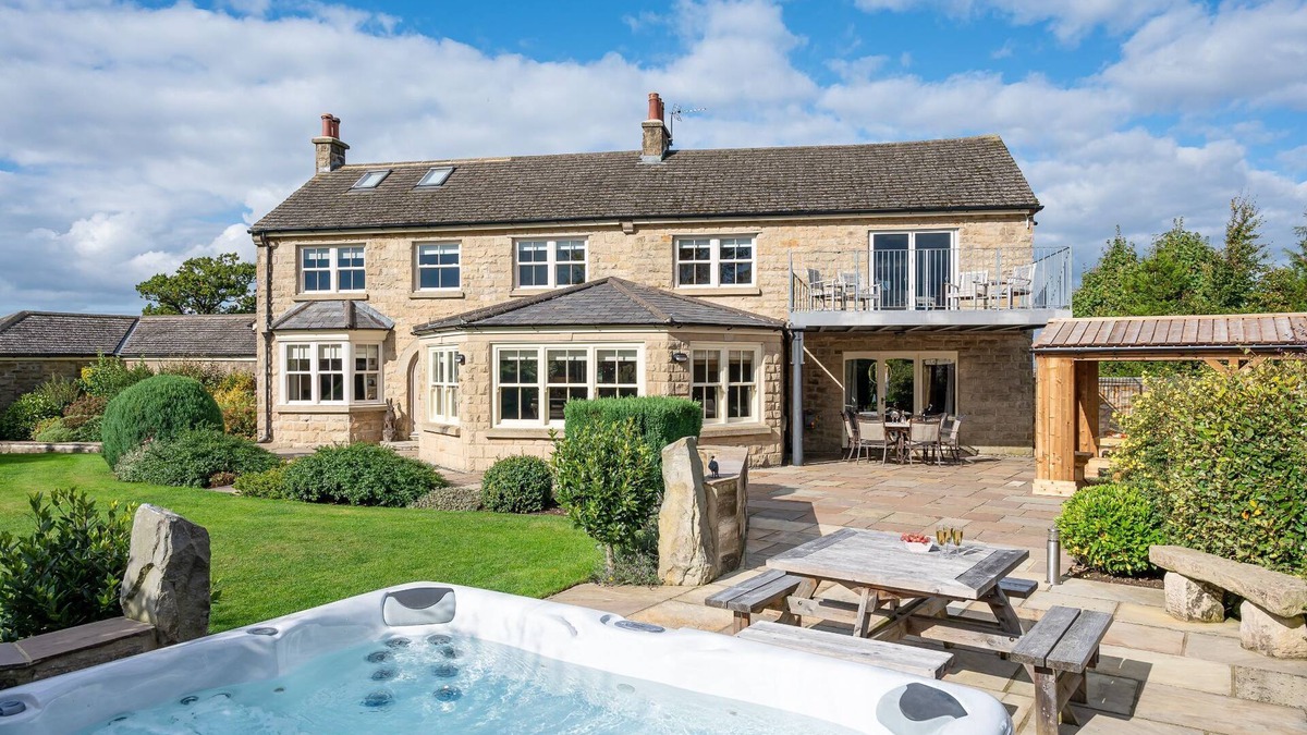 Richmond Cottage | Harelands - a house that sleeps 8 guests in 4 bedrooms