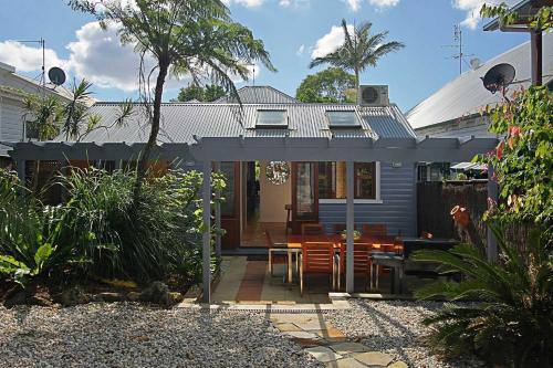 Byron Bay House | Harkaway - charming cottage in central Byron Bay