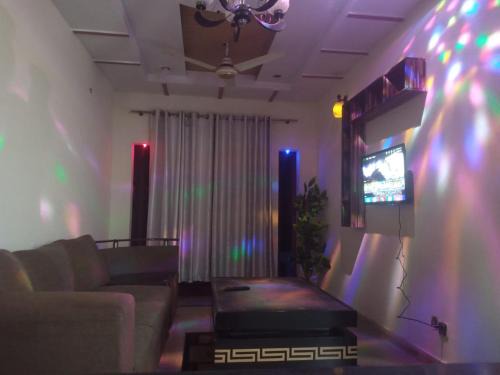Lahore Apartment | Harmain Studio