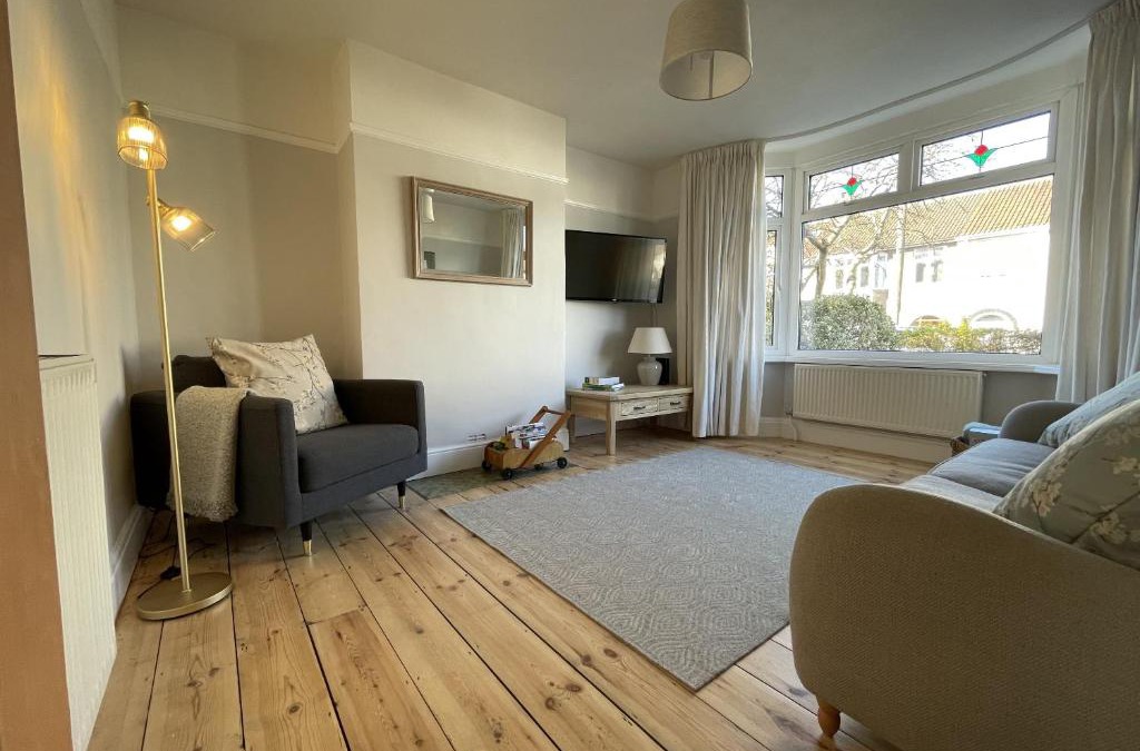 Cribbs Causeway House | Harmonious Family Home in Westbury-on-Trym