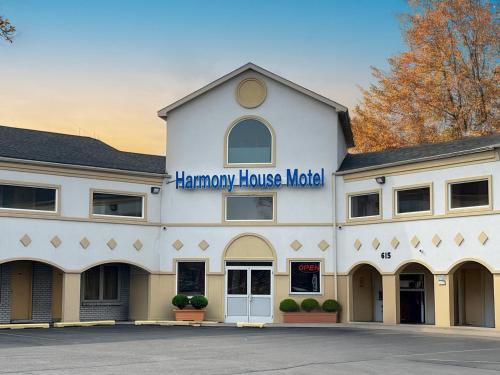 Ypsilanti Hotel | Harmony House Motel