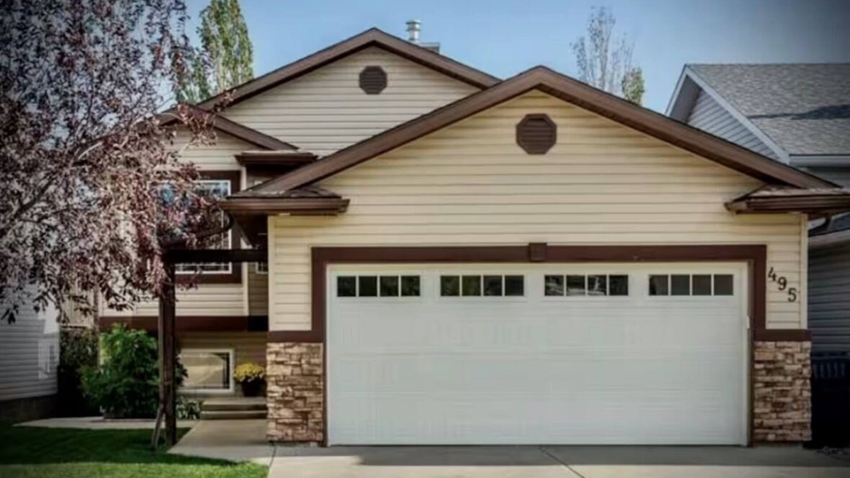 Lethbridge House | Harper House-Home away from home in Lethbridge