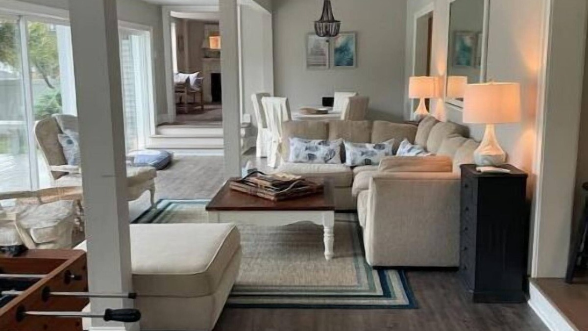 St. Michaels House | Harris Cottage. Charming waterfront with pool!