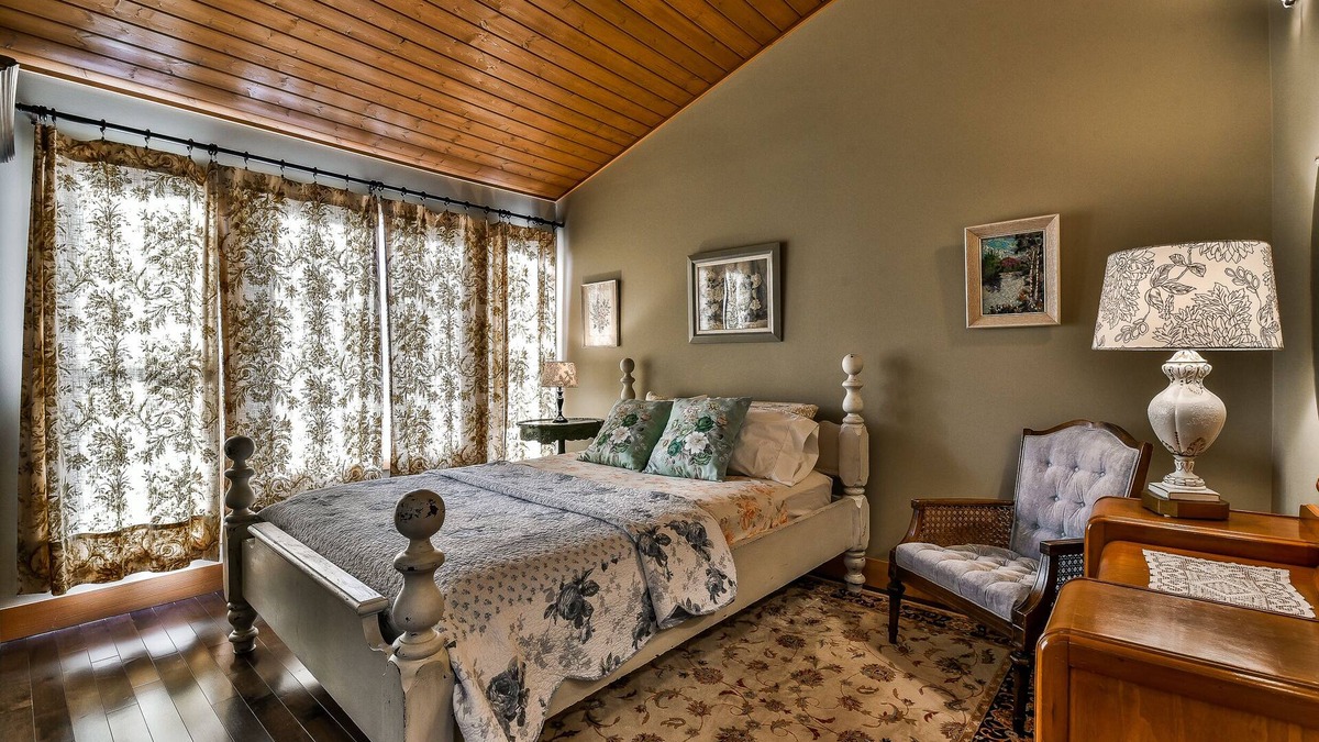 Agassiz Cottage | Harrison Charming Country Cottage