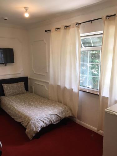 Hatfield House | Hatfield SAVE-MONEY Rooms - 10over10 for PRICE!