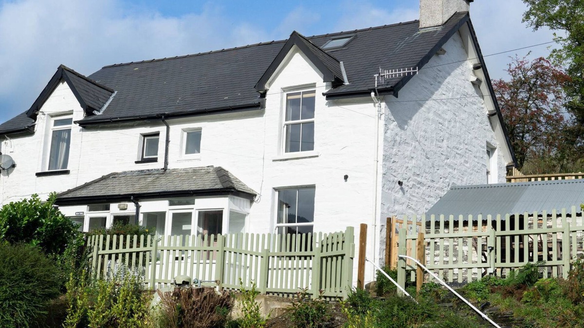 Dolwyddelan Cottage | HAULFRYN, pet friendly, character holiday cottage in Dolwyddelan