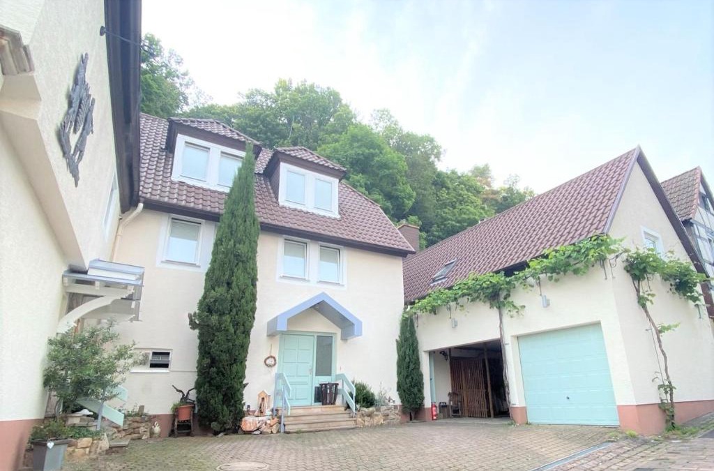 Gleisweiler Hotel | Haus am Heiner Geißler Platz by Landgasthof Zickler