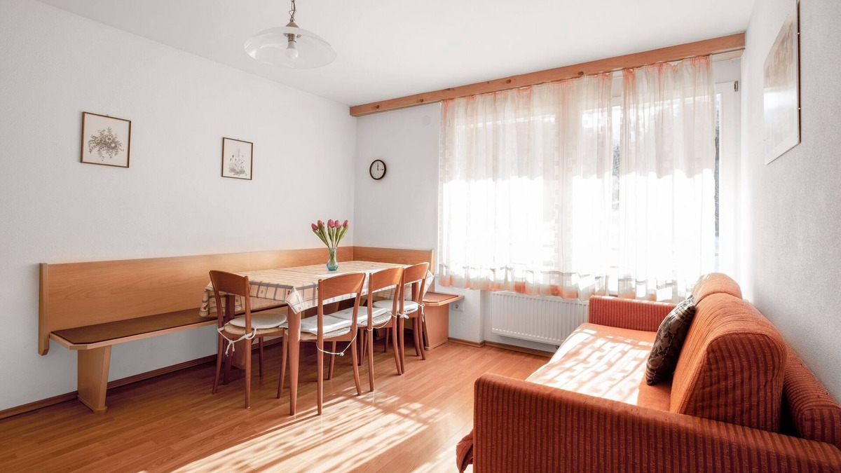 Valdaora di Sopra Apartment | Haus Aue - Apartment 1 with Balcony, Mountain View & Wi-Fi