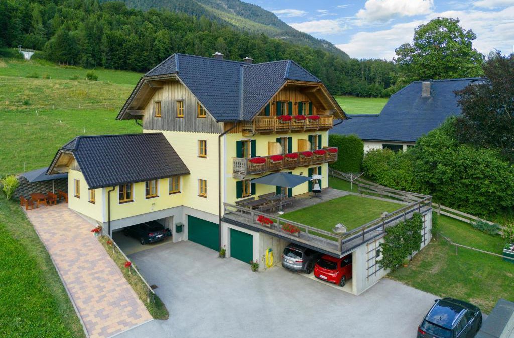 Ried Bed & Breakfast | Haus Hödlmoser