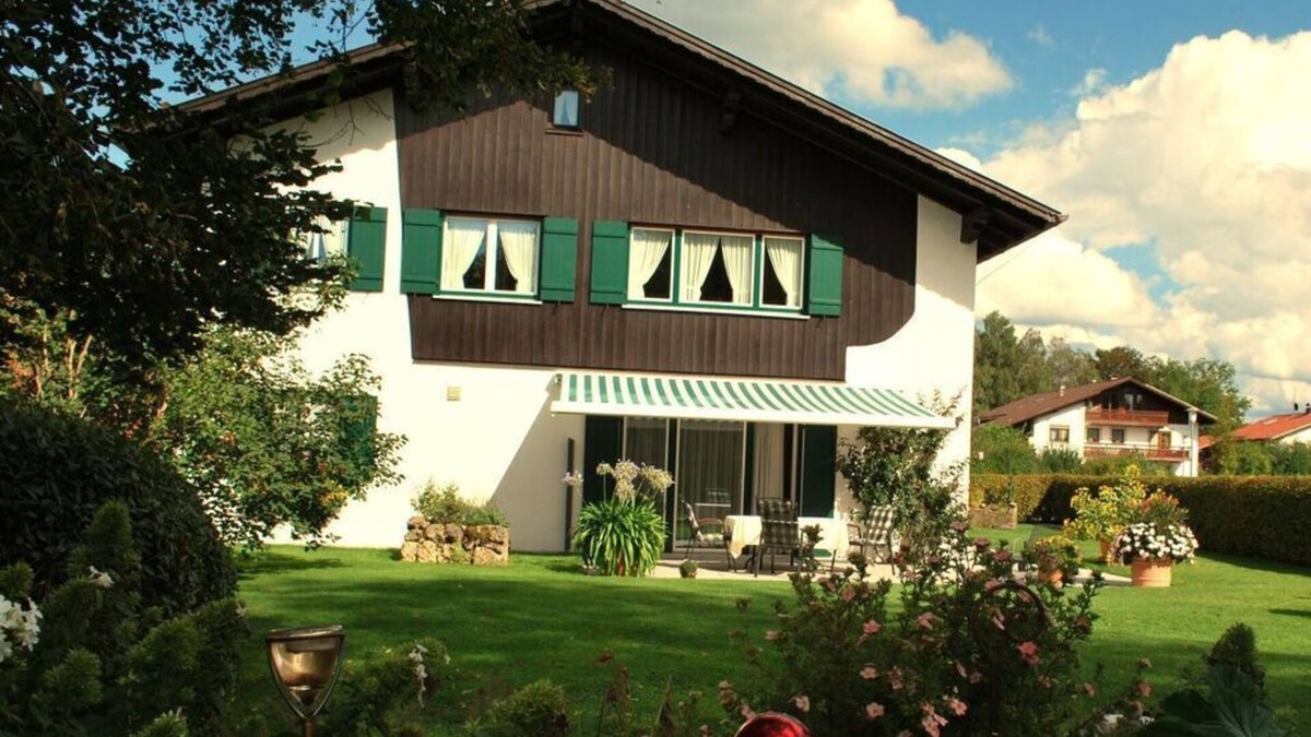 Bad Bayersoien House | Haus Jörg Sosna Modern retreat
