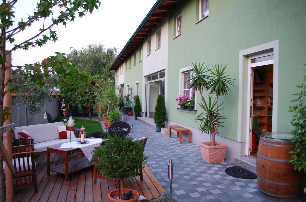 Neusiedl am See Apartment | Haus Königshofer