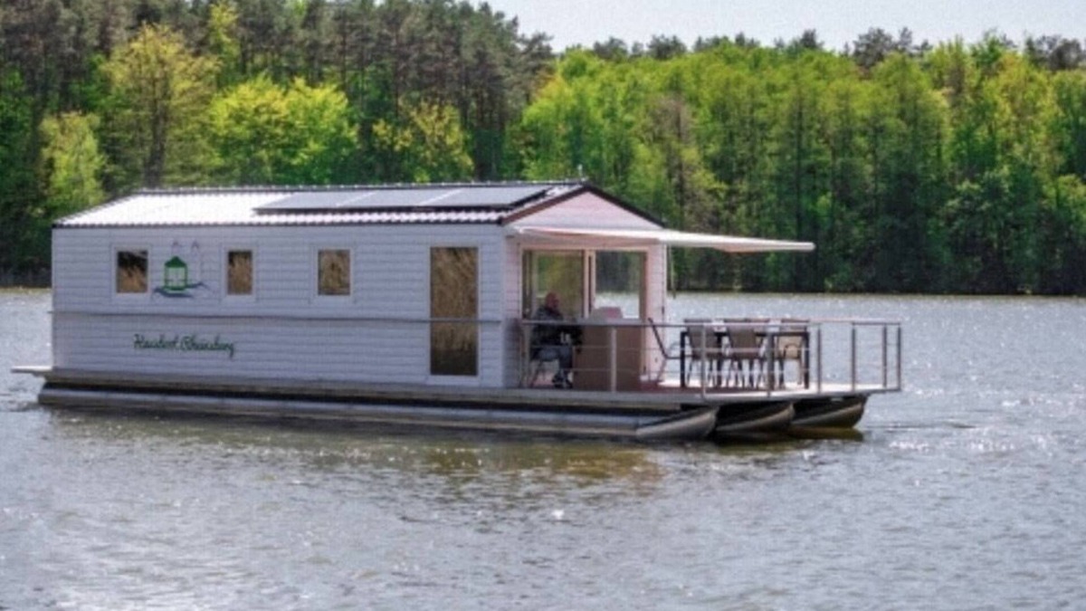 Rheinsberg Boat Rental | Hausboot Arielle für Max. 8 Personen im Ruppiner Seenland