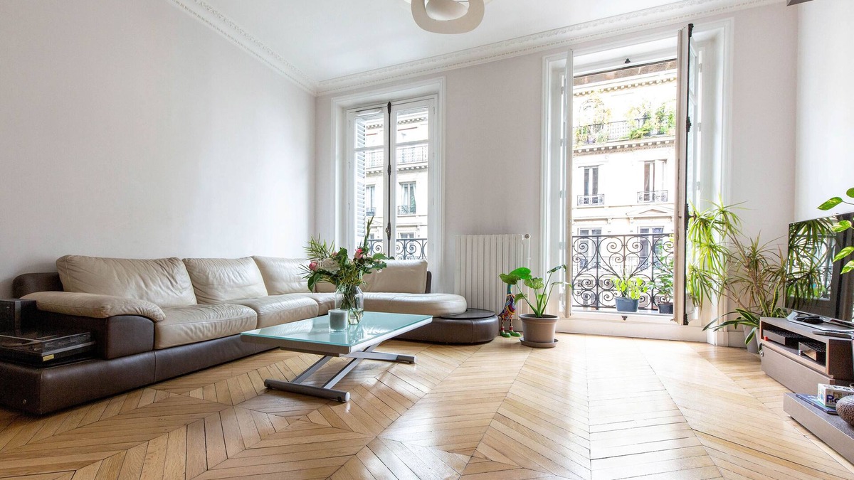 L'Europe Apartment | Haussmannian Light, by Veeve