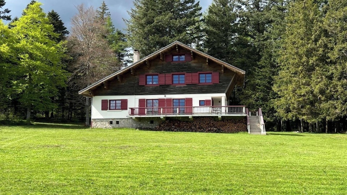 Tence Ski Chalet | Haute Ardèche Large family house in nature