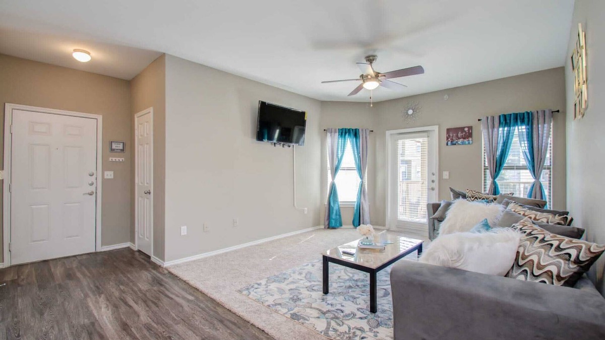 Houston Apartment | Have a Quality Tyme in a Stylish 1 Bedroom