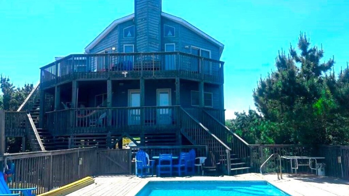 Monteray Shores House | Have Loads of Fun at Oceanside Cottage in Corolla! Start your vacation now!