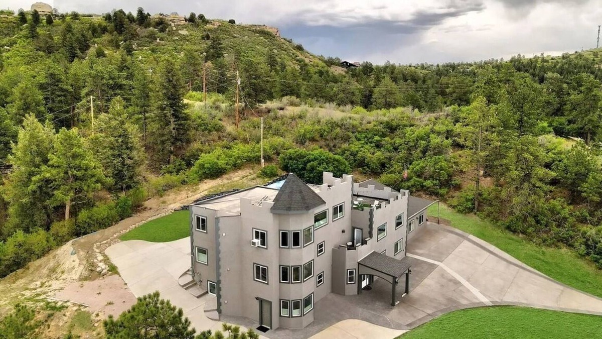 Castle Rock Condo | Haven 5BR 4BA Sleep10 Accessible Camper Parking Shop Golf