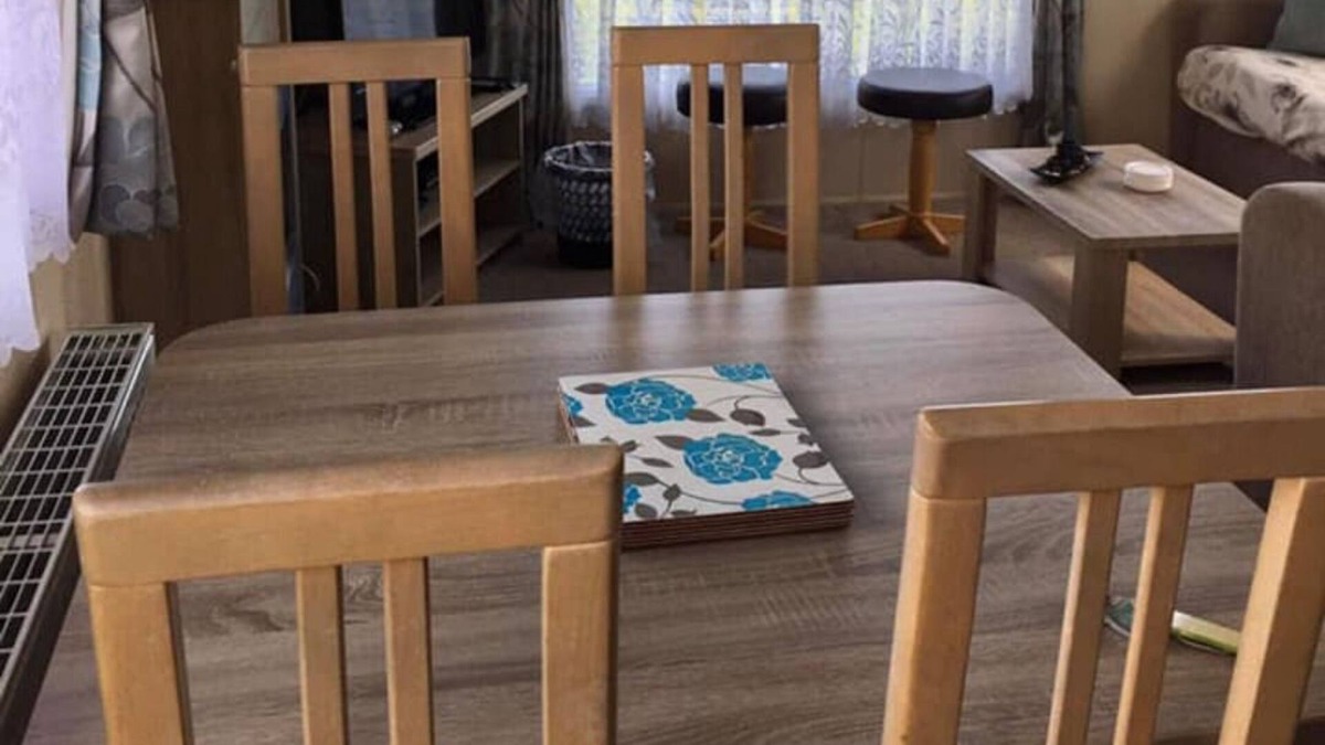 Pagham House | Haven Church Farm: 3 bed (sleeps 6) Pet Friendly