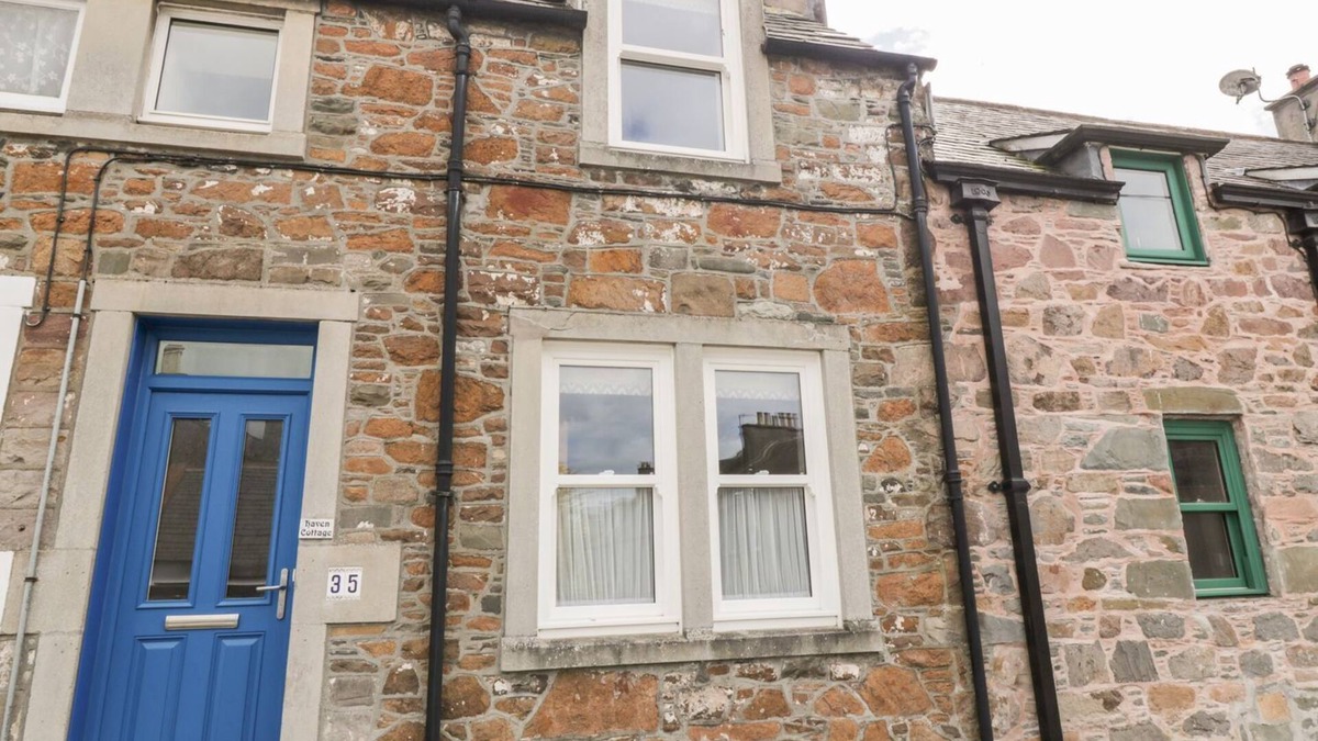 Kirkcudbright Cottage | HAVEN COTTAGE, romantic, character holiday cottage in Kirkcudbright