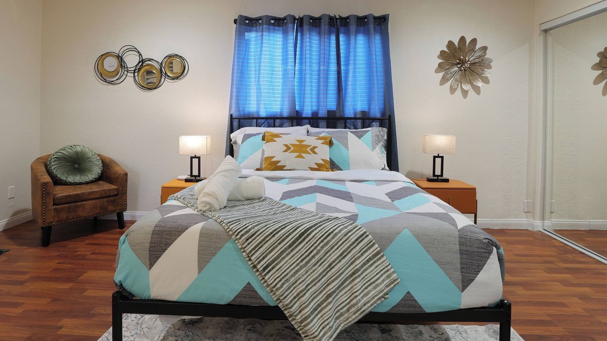 Park Mesa Heights Apartment | Haven in Convenient LA Location