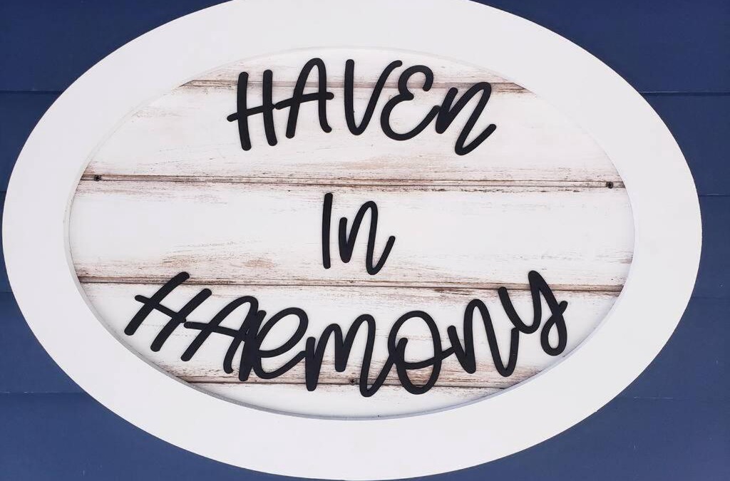New Harmony House | Haven In Harmony. Entire 840SQFT Cottage. Sleeps 4