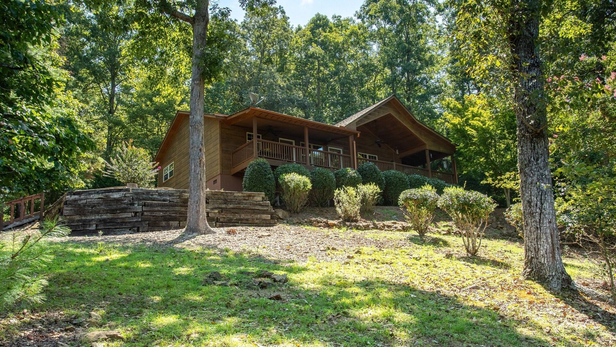 Murphy Cabin | Haven in the Hills! Spectacular Views, River Access, & 5-Star Amenities!