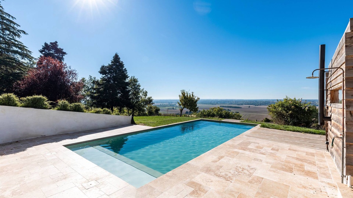 Montagoudin House | Haven of Peace in the Heart of Entre-Deux-Mers: Charming Cottage with Pool, Sauna, and Preserved Nature